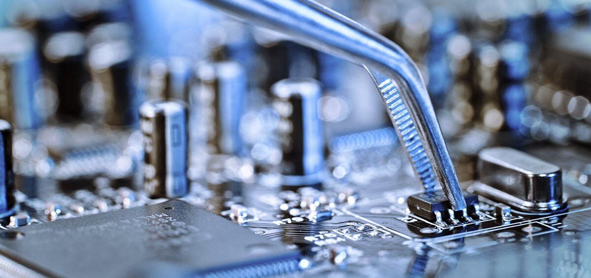 produkcja przemysłowa i produkcja elektroniki - hero banner1
