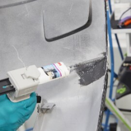 Zastosowanie materiału naprawczego części elastycznych do wnętrza pęknięcia