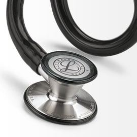 Zbliżenie ukazujące pediatryczną stronę głowicy Stetoskopu 3M Littmann Cardiology III oraz czarne przewody.