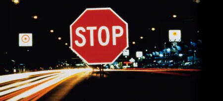 Jasny znak stopu
