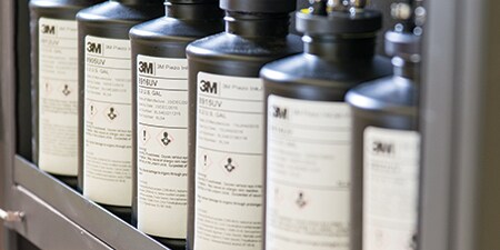 Tusz 3M™ Piezo™ Inkjet serii 8900UV​
