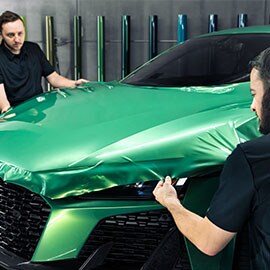 Aplikacja folii ochronnej 3M™ Iridescent Emerald Green Stretch Hood
