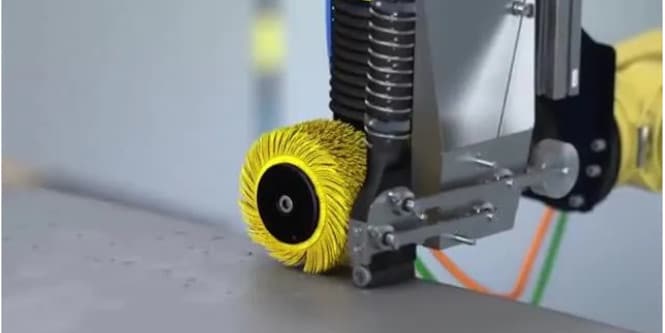 Animacja wykańczania spoin lutowanych z użyciem robota
