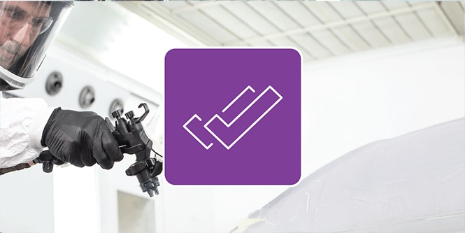 Lakiernik natryskujący na samochód, z ikoną znaczników wyboru na obrazie
