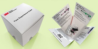 Zamknięte i otwarte opakowanie zestawu próbek produktów stomatologicznych
