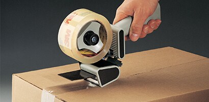 Dowiedz się więcej o używaniu produktów 3M do zamykania pudełek
